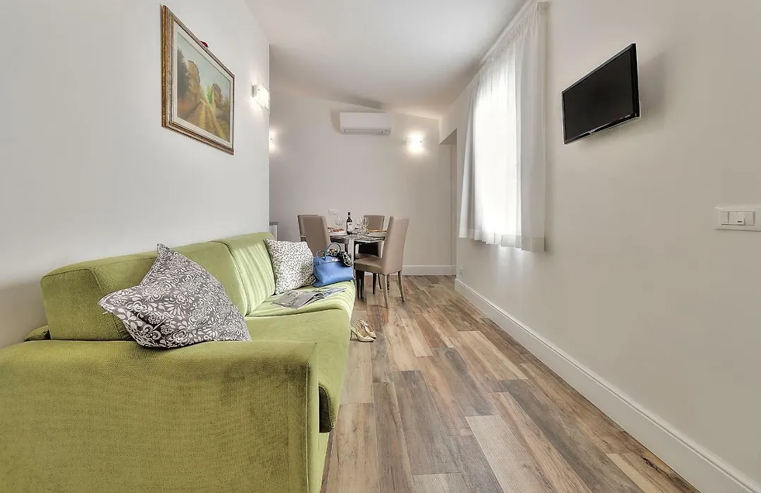 Guelfa 30-Exclusive Suite In The Heart Of Florence-1
